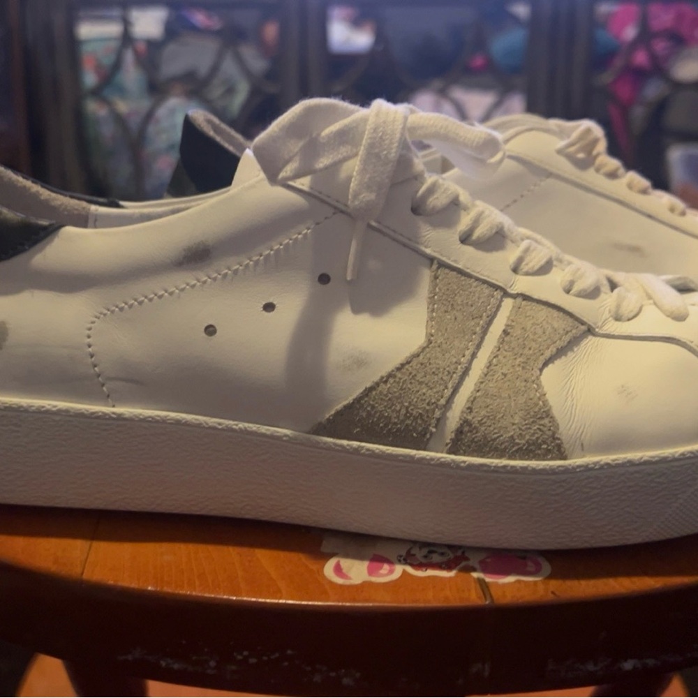 KOIO White and Gray Sneakers Minimalist Design - Picture 2 of 8